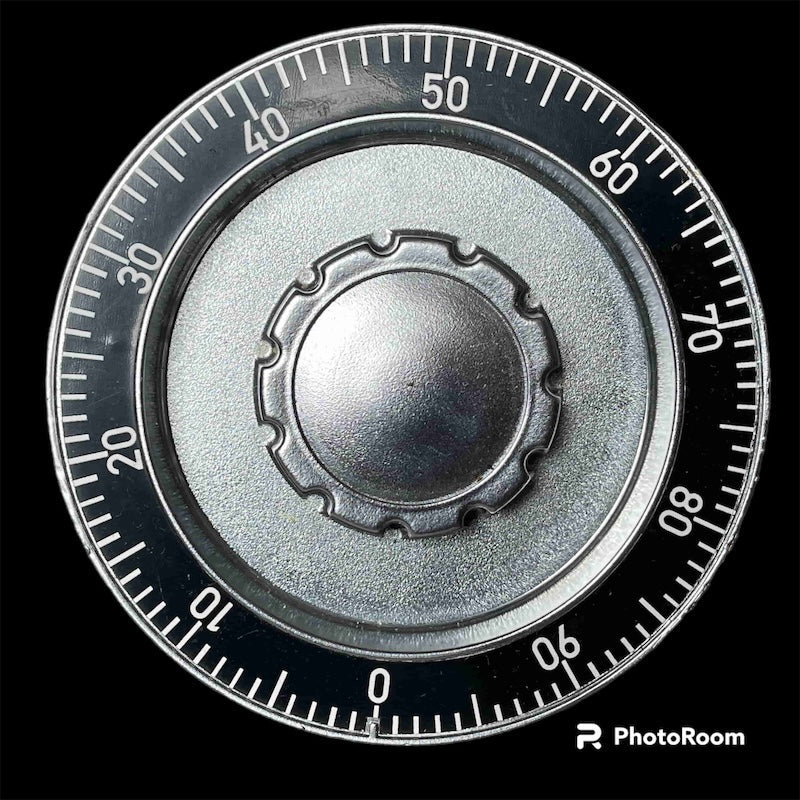 Rotary knob for mechanical combination lock