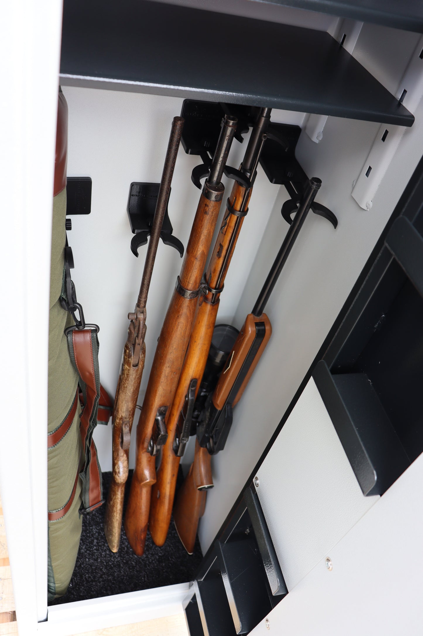 Waffenschrank HUNTER Elch (1500x690x410) max. 14 LW